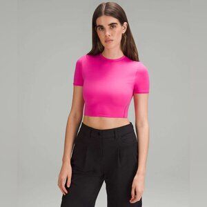 Lululemon Wundermost Nulu Cropped Tee Pink M Athleisure Gym Yoga Athletic Barbie